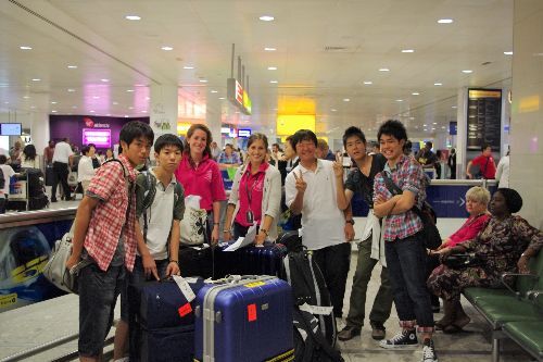 サマースクール空港出迎え(高校生