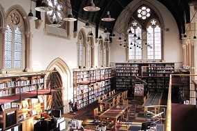 ハロウ校図書室