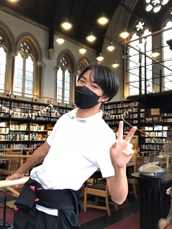 ハロウ校図書館