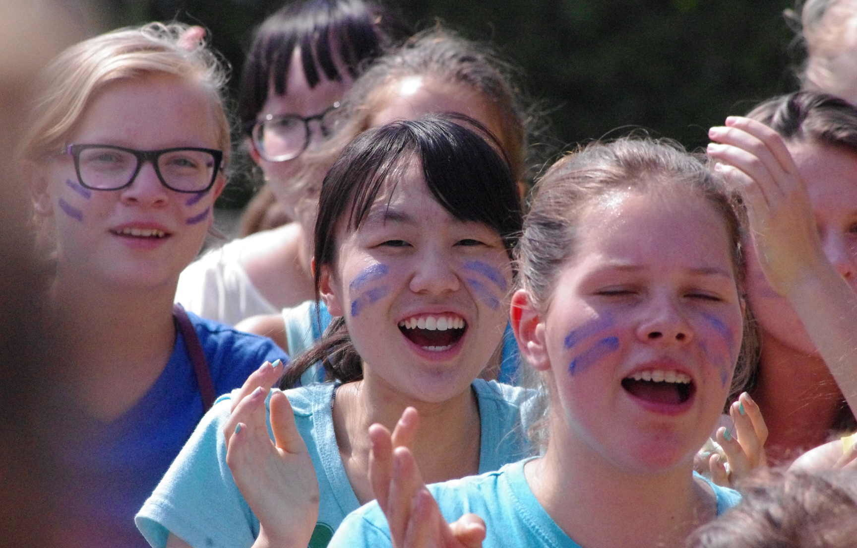 サマースクール過去の参加者が運動会に参加している写真